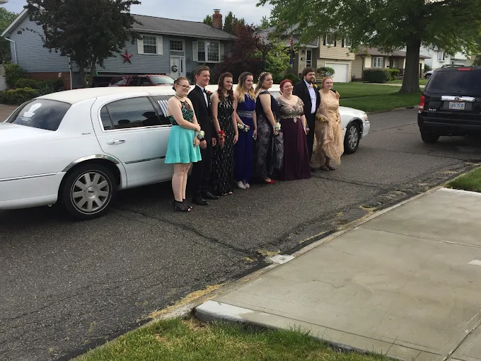 How to Choose the Best Prom Limo Service in Cleveland - Parent-Approved Guide