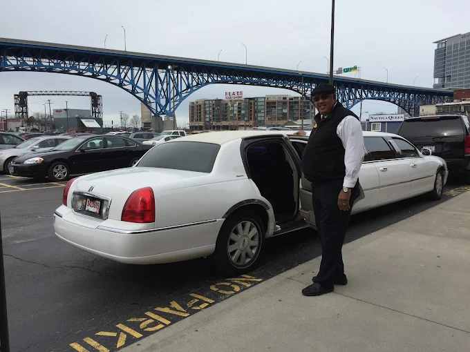 How to Choose the Best Prom Limo Service in Cleveland - Parent-Approved Guide